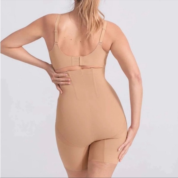 NWT Honeylove Sculptwear SuperPower Shorts Nude Size Small - Picture 3 of 10